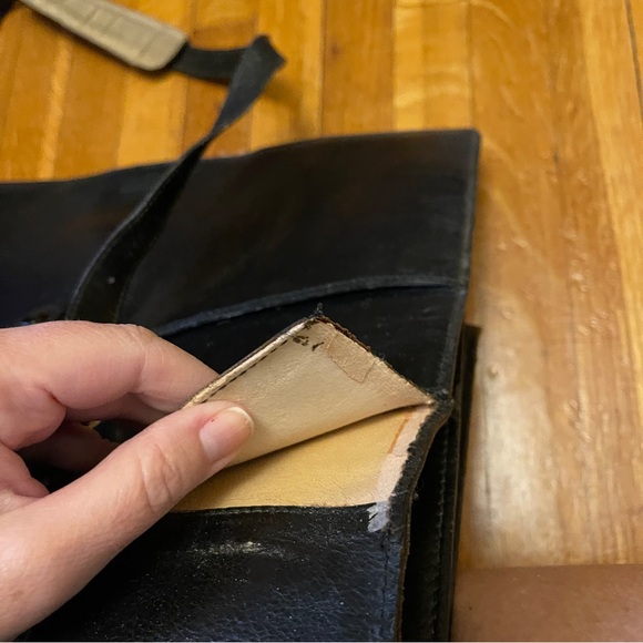 Leather briefcase - Picture 8 of 13